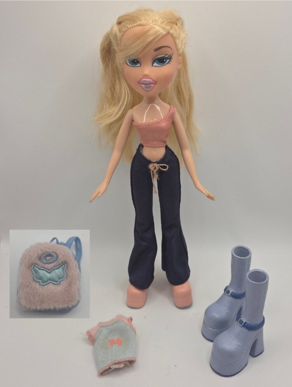 Vintage 2002 Bratz Flaunt It Cloe Doll with Original Clothes Shoes + Bag